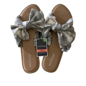 These sandals are brand new!